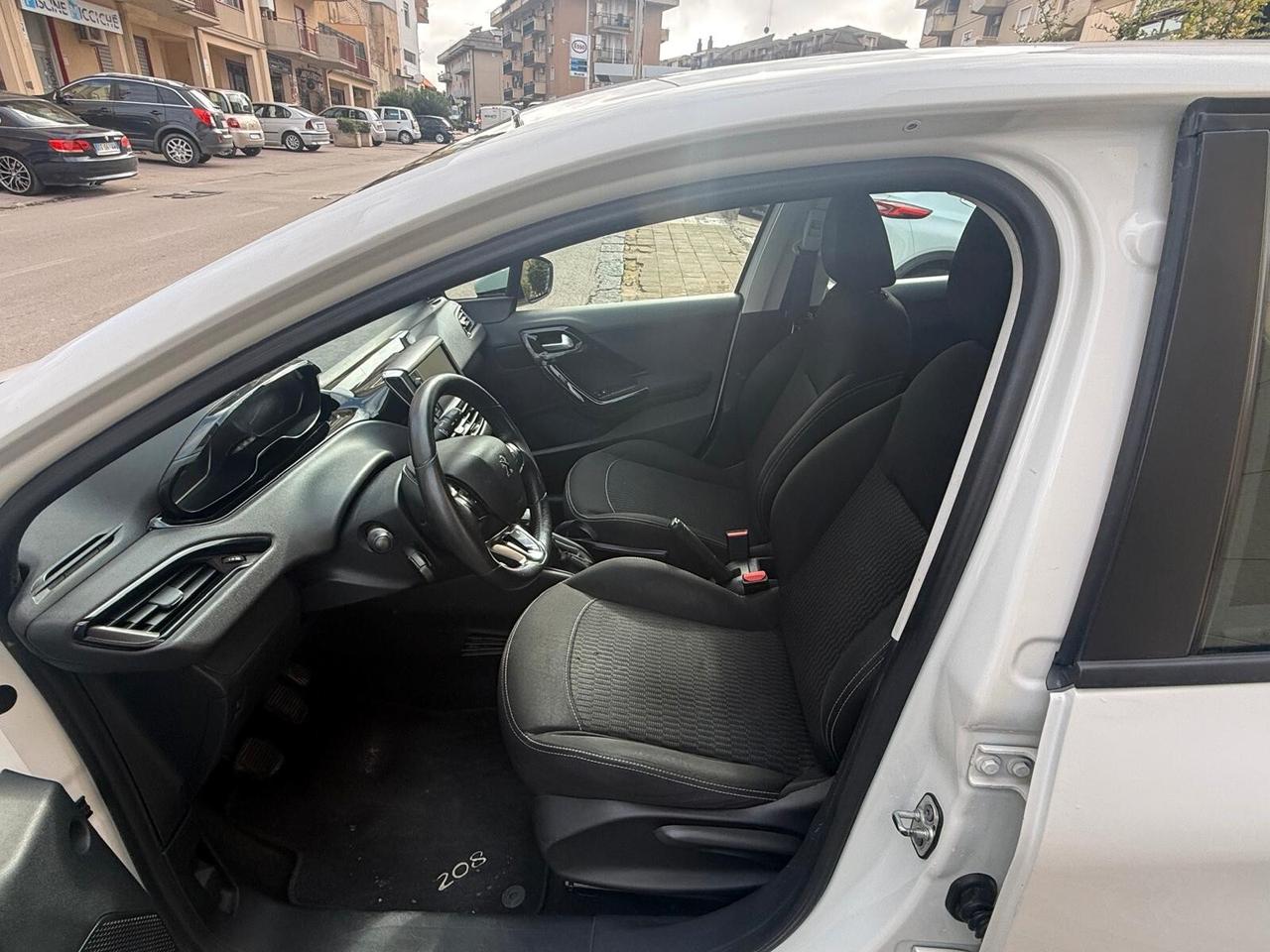 Peugeot 208 BlueHDi 75 5 porte Van Active