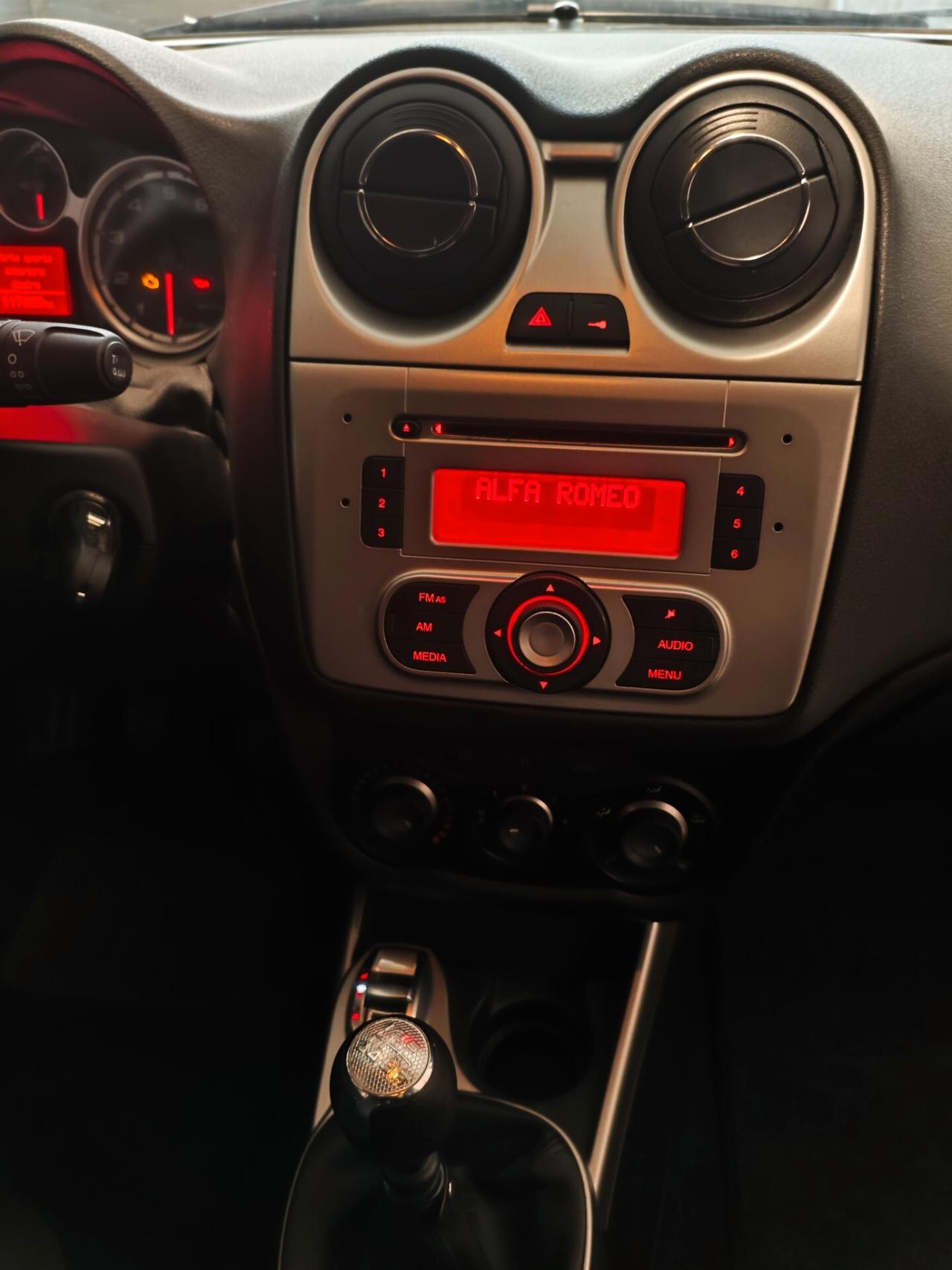 Alfa Romeo MiTo 1.4 105 CV M.air S&S Distinctive Sport Pack