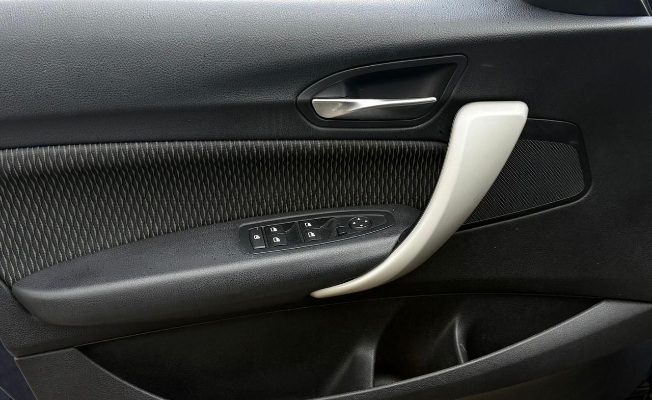 Bmw 116 116d 5p. Urban