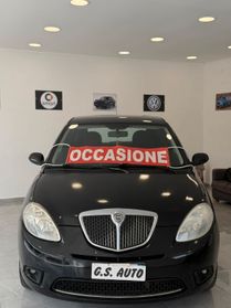 Lancia Ypsilon 1.3 MJT 75 CV Versus