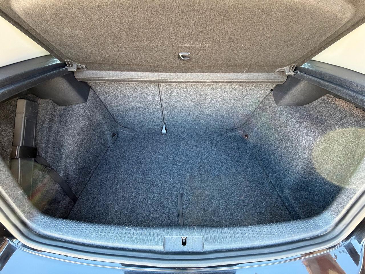 VOLKSWAGEN Golf 6 1.6 TDI 5 porte