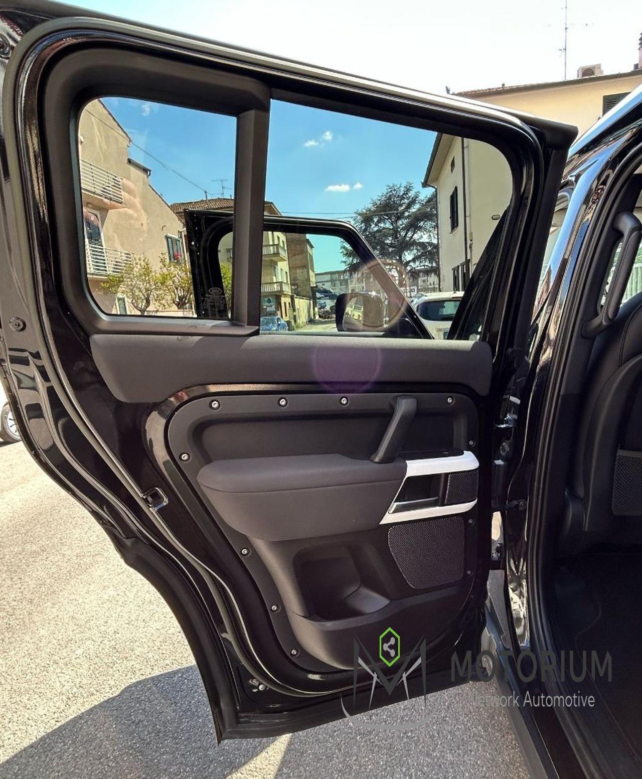 Land Rover Defender 110 3.0D 200 CV AWD-NO OBBLIGO FINANZIAMENTO-