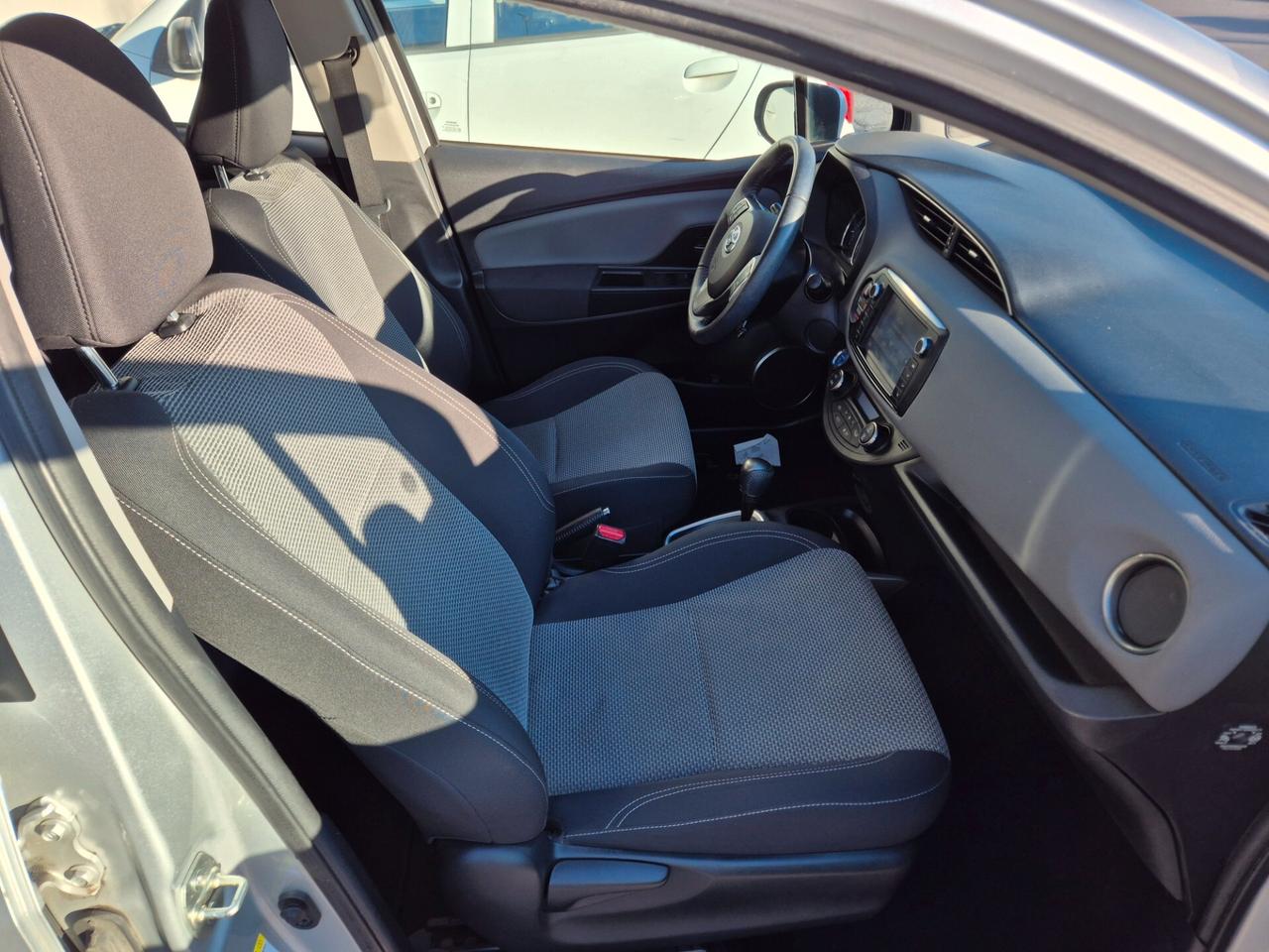 Toyota Yaris 1.5 Hybrid 5 porte Business