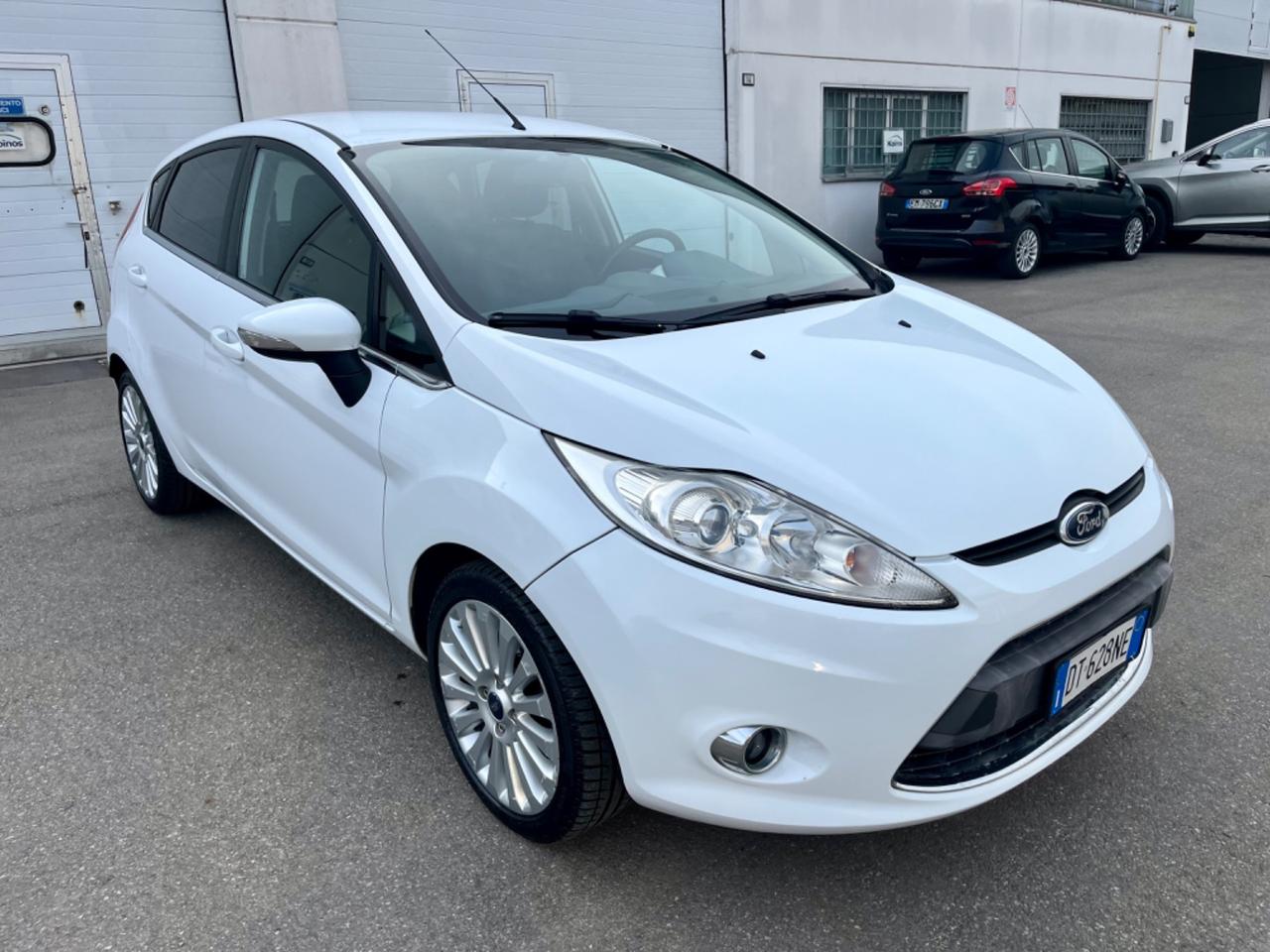 Ford Fiesta 1.2benz 2009 113.000km perfetta per neopatentati