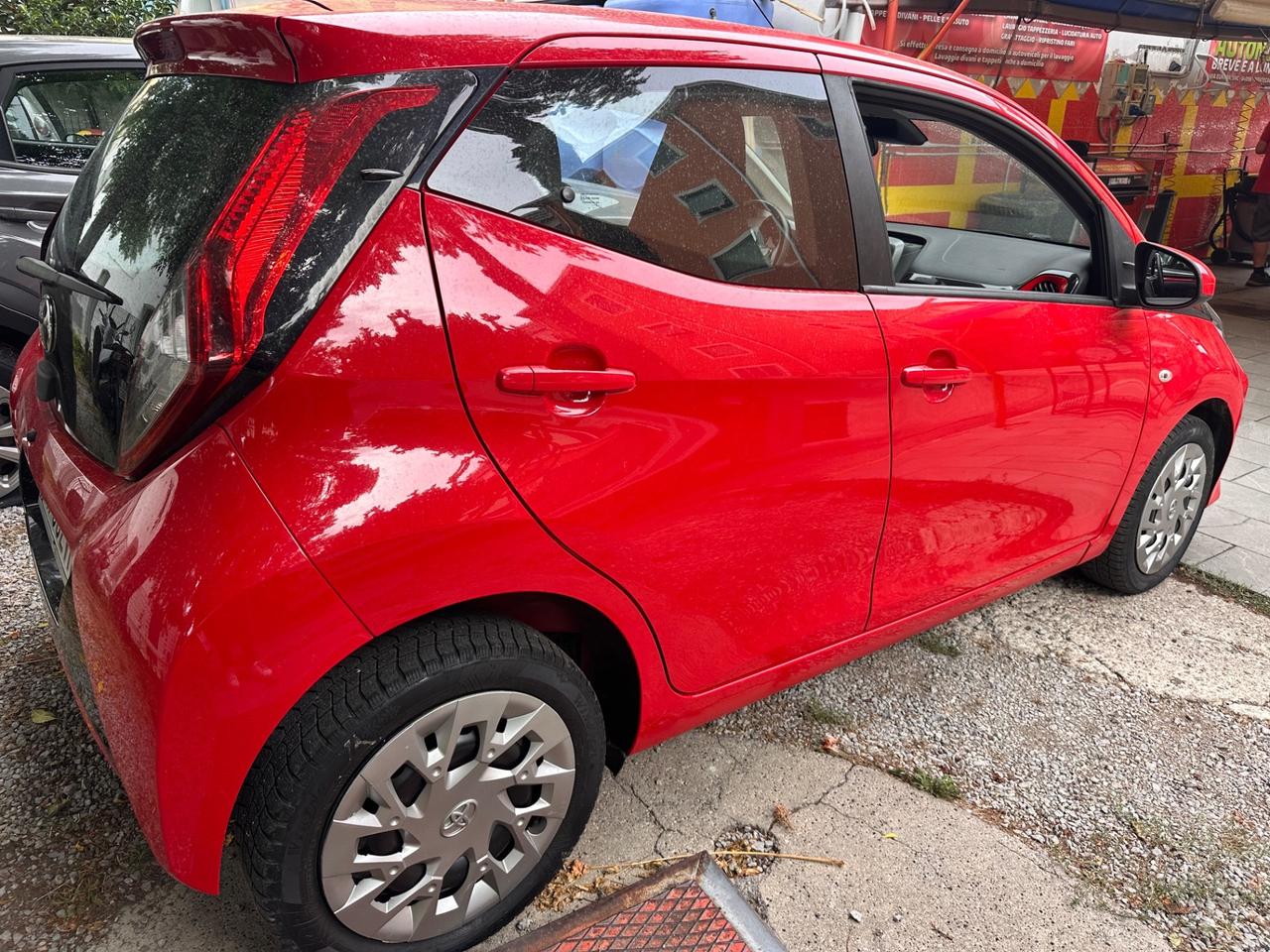 Toyota Aygo Connect 1.0 VVT-i 72 CV 5 porte x-cool