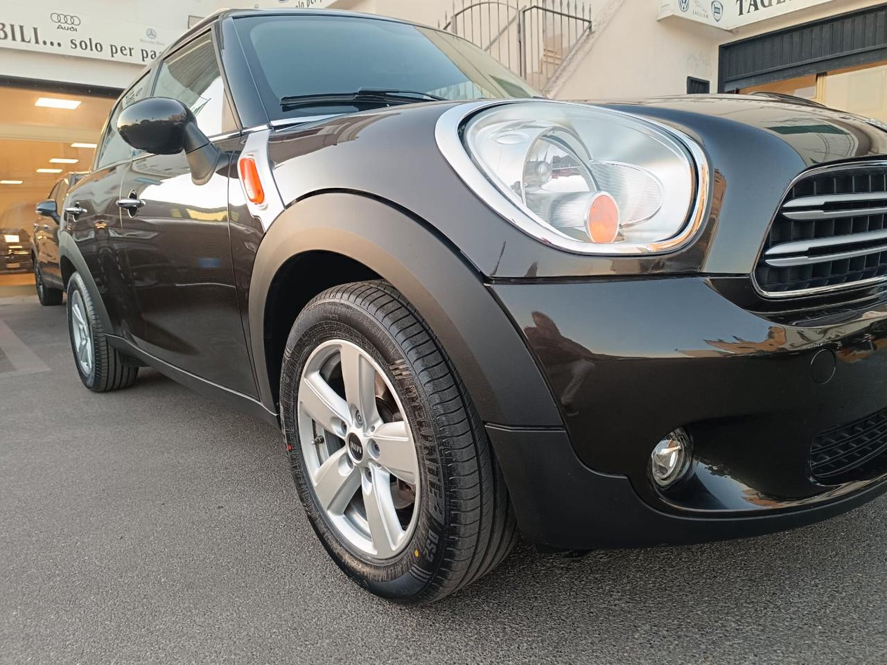 Mini Cooper D Countryman 1.6 2015 solo 129.000 Km.