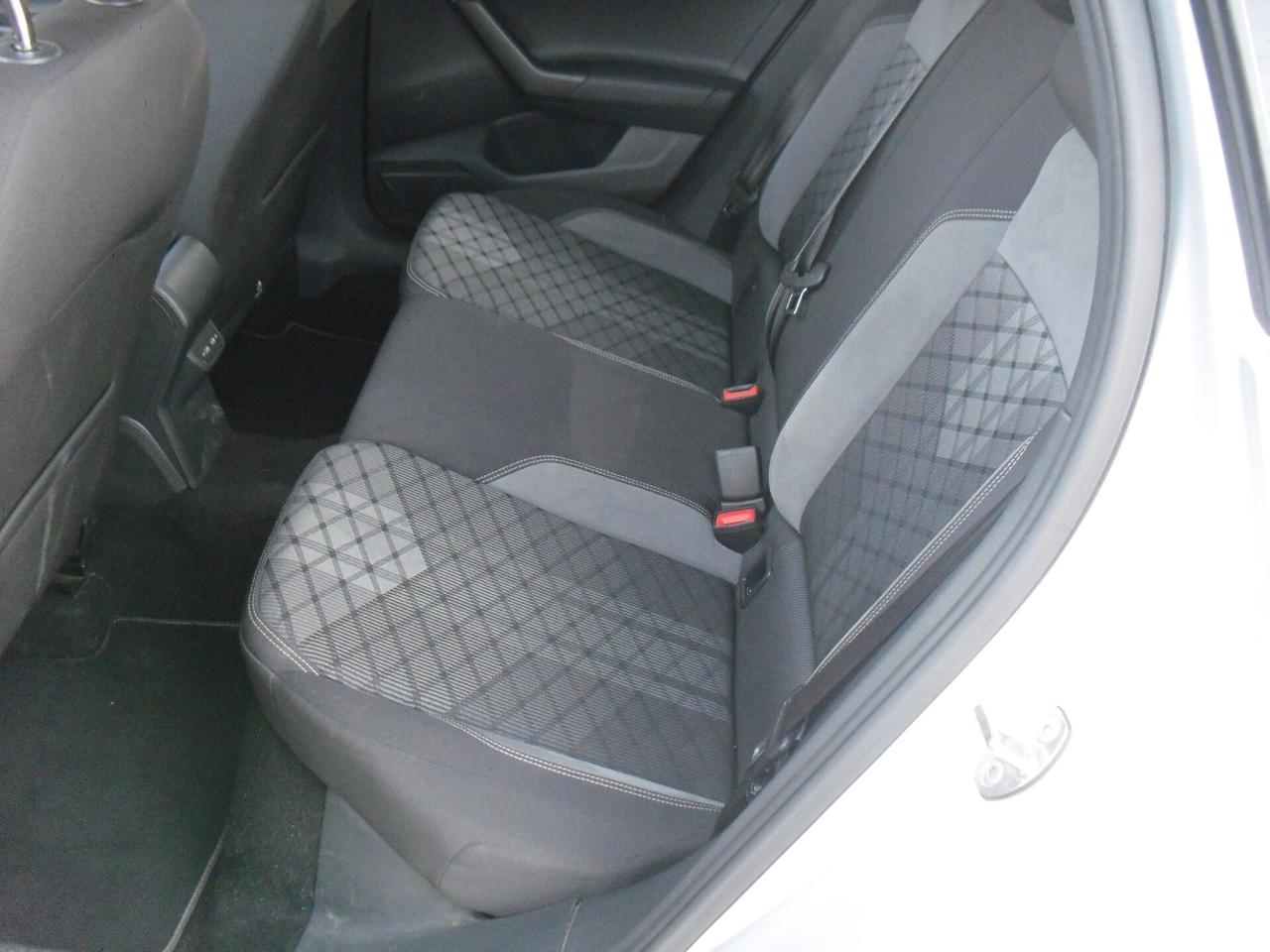 Volkswagen Taigo 1.0 TSI 110 CV R-Line TETTO APRIBILE, FULL OPTIONAL!!