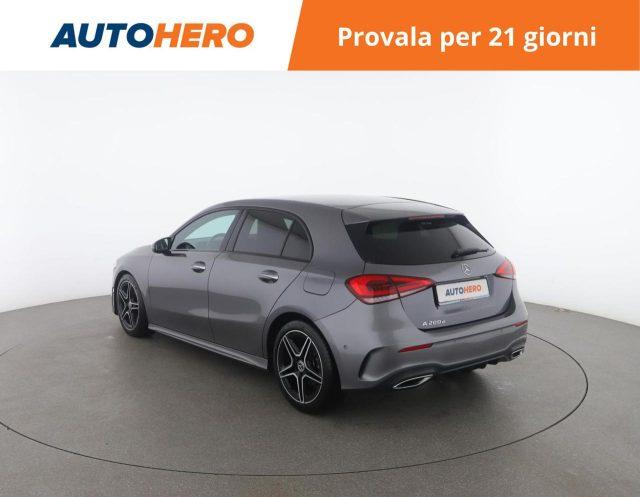 MERCEDES-BENZ A 200 d Automatic Premium