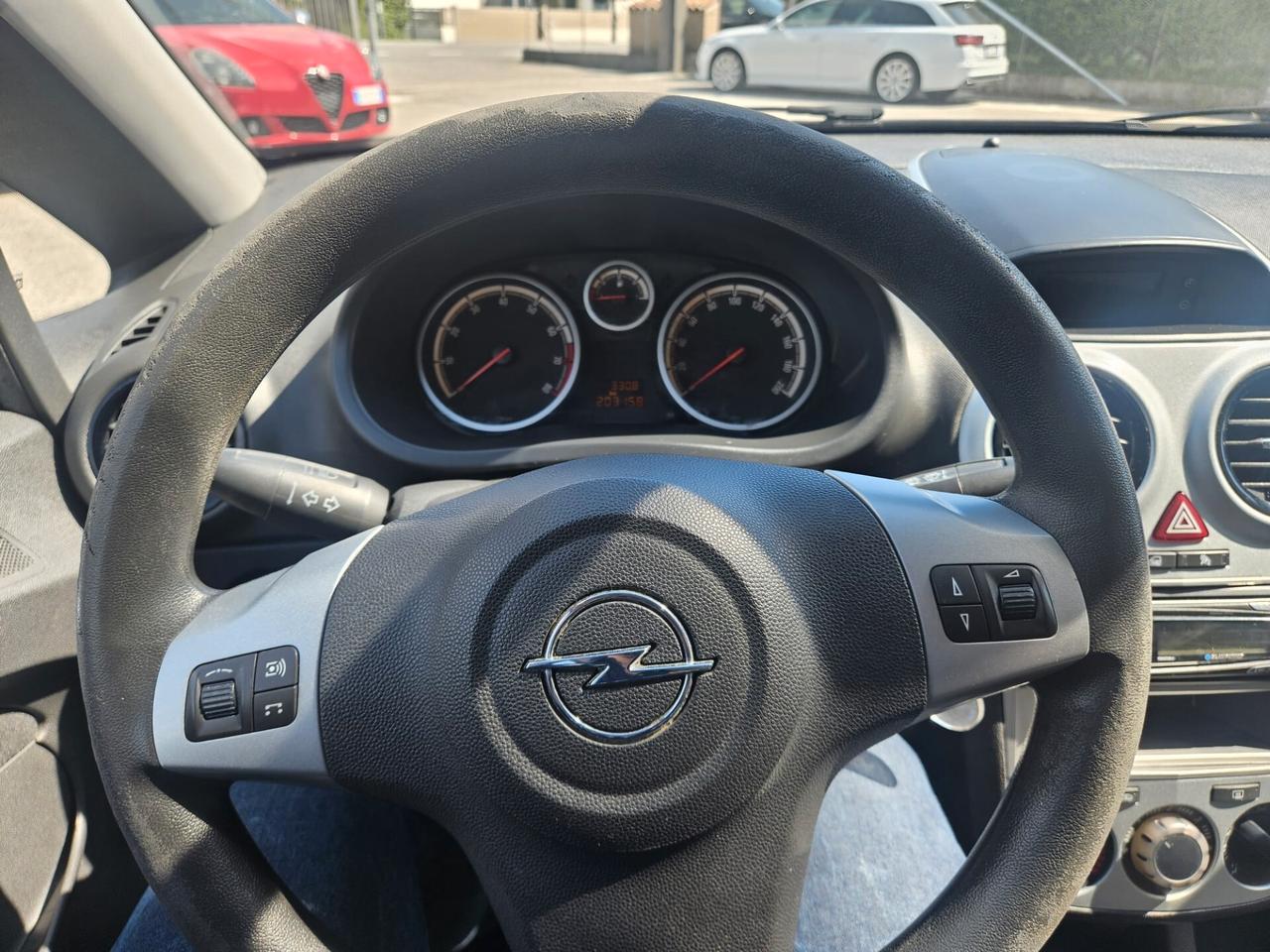 Opel Corsa 1.2 5 porte Club