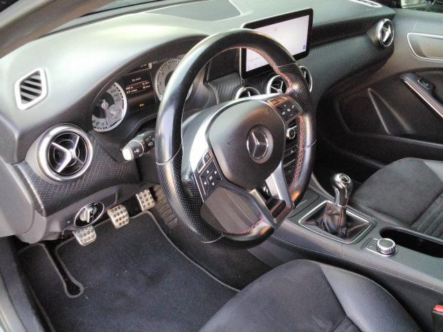 MERCEDES-BENZ A 180 Premium
