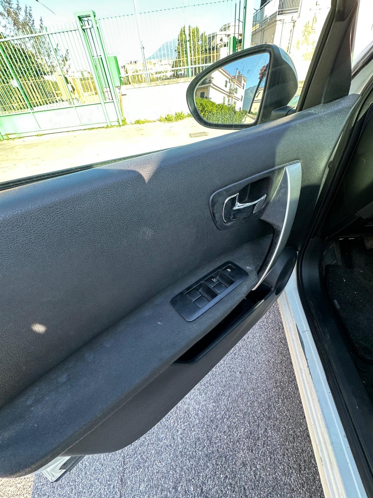 Nissan Qashqai 2.0 dCi DPF Tekna