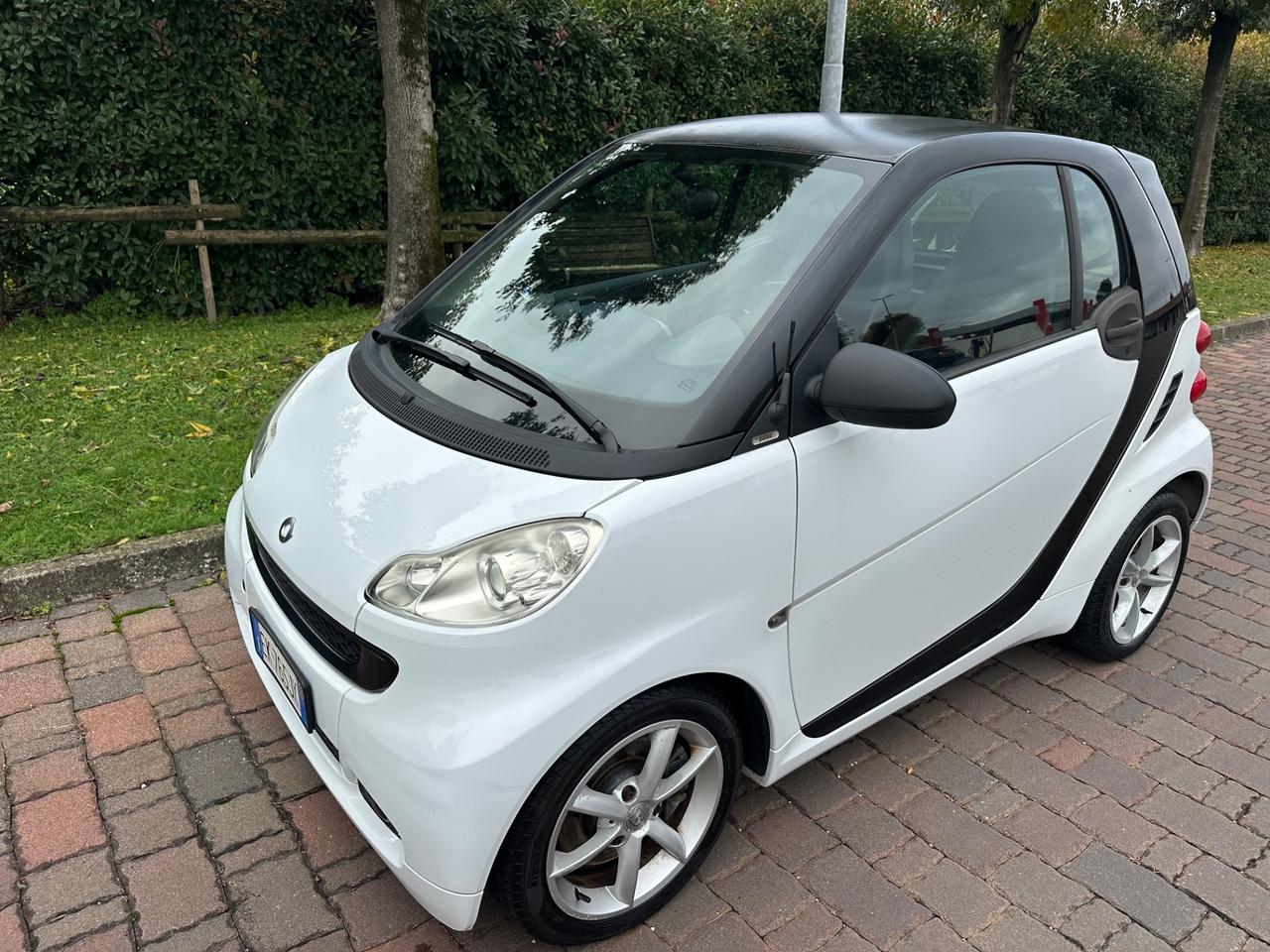 Smart ForTwo 1000 benz 2011