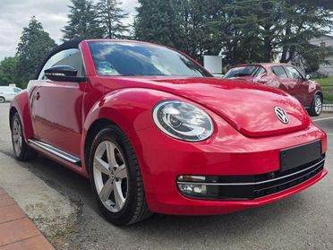 VOLKSWAGEN Maggiolino Cabrio 2.0 TDI Sport 6 marce FARI LED