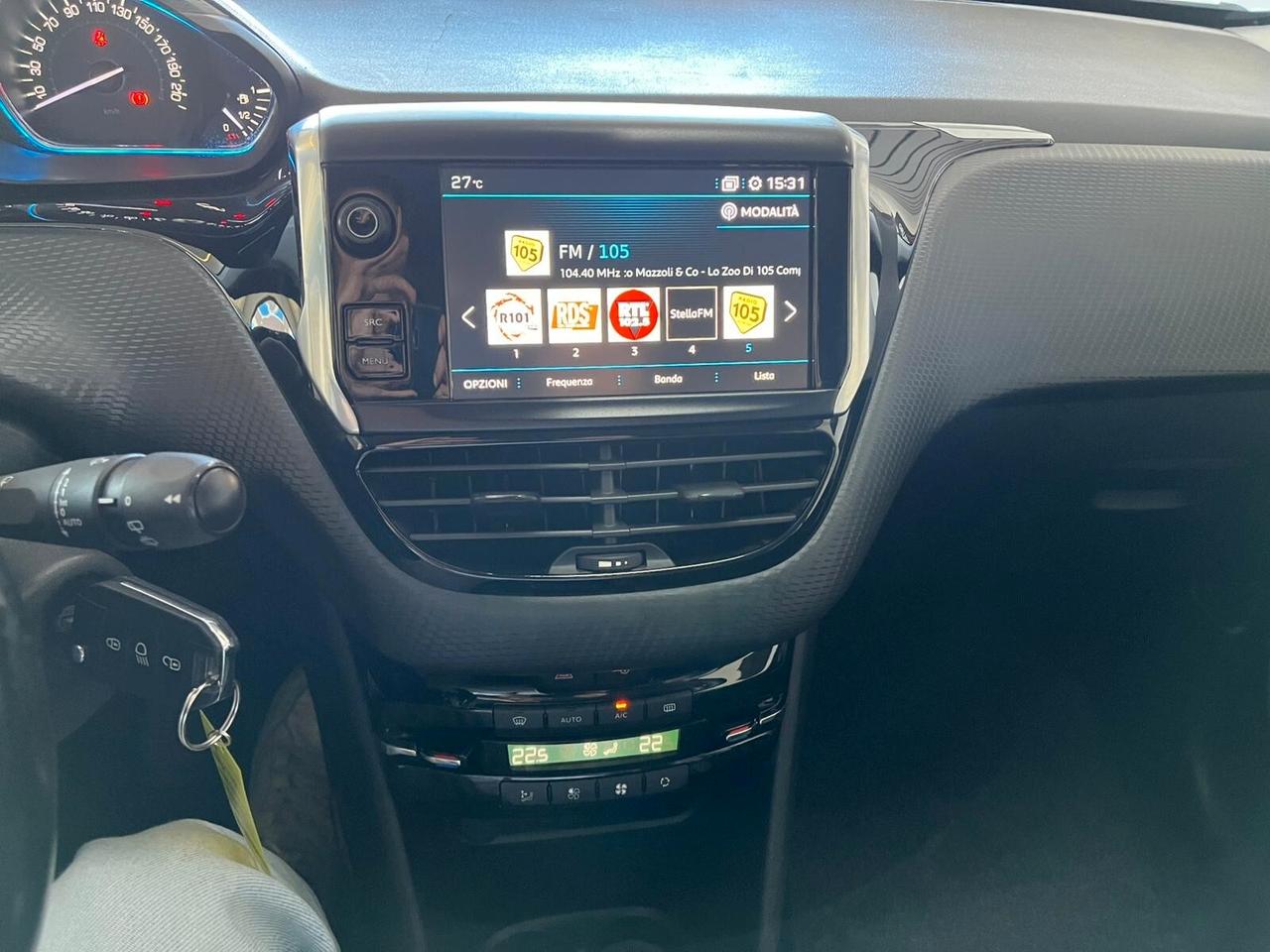 Peugeot 2008 BlueHDi 100 S&S Black Matt