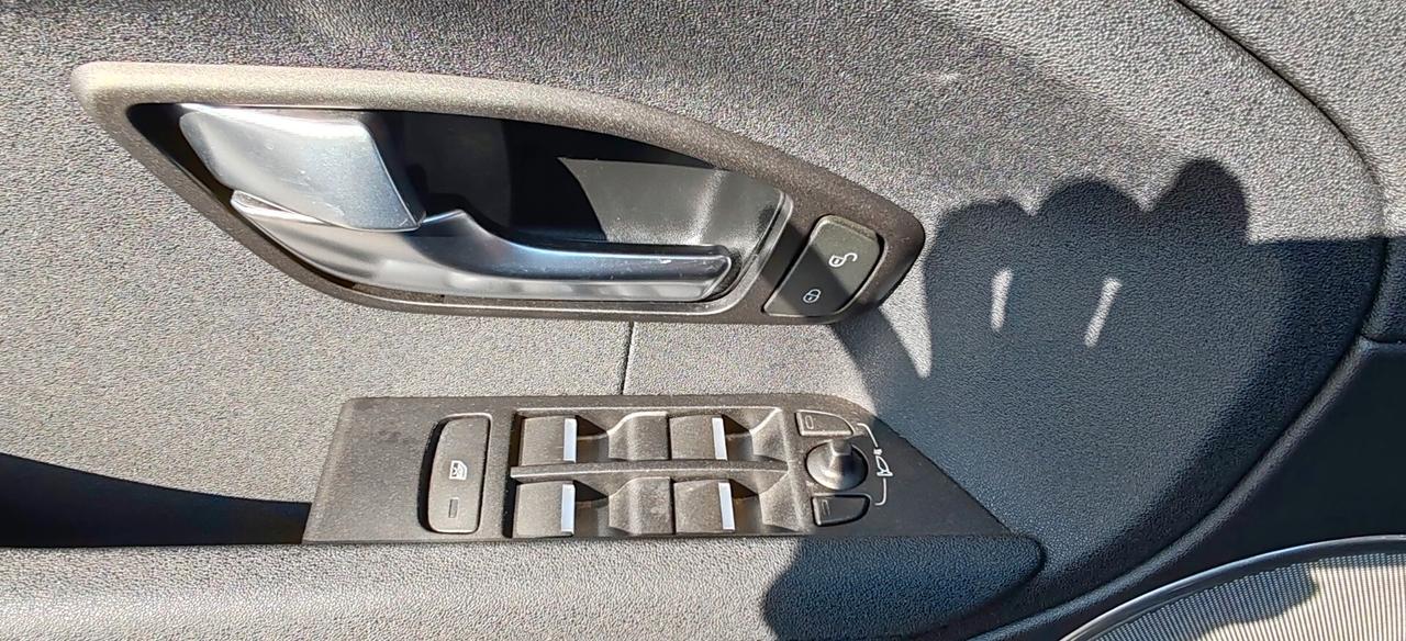 Land Rover Range Evoque 2.2 TD4 5p. Pure