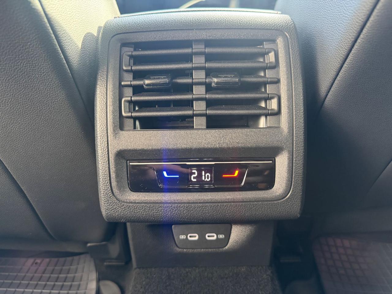 Volkswagen Golf GTI Ultimate 2.0 TSI GTI #10740