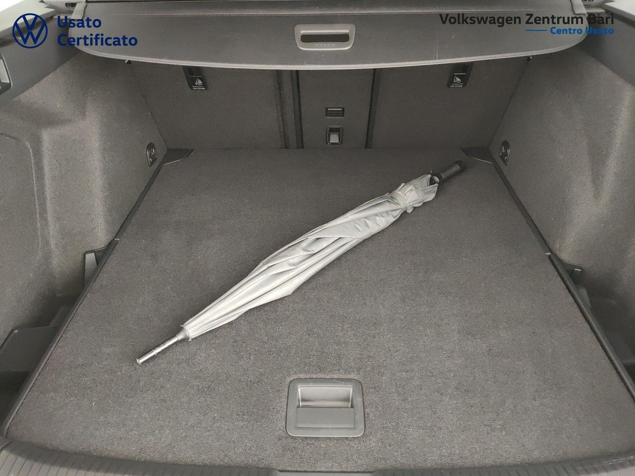 Volkswagen Golf variant 2.0 tdi life 150cv dsg
