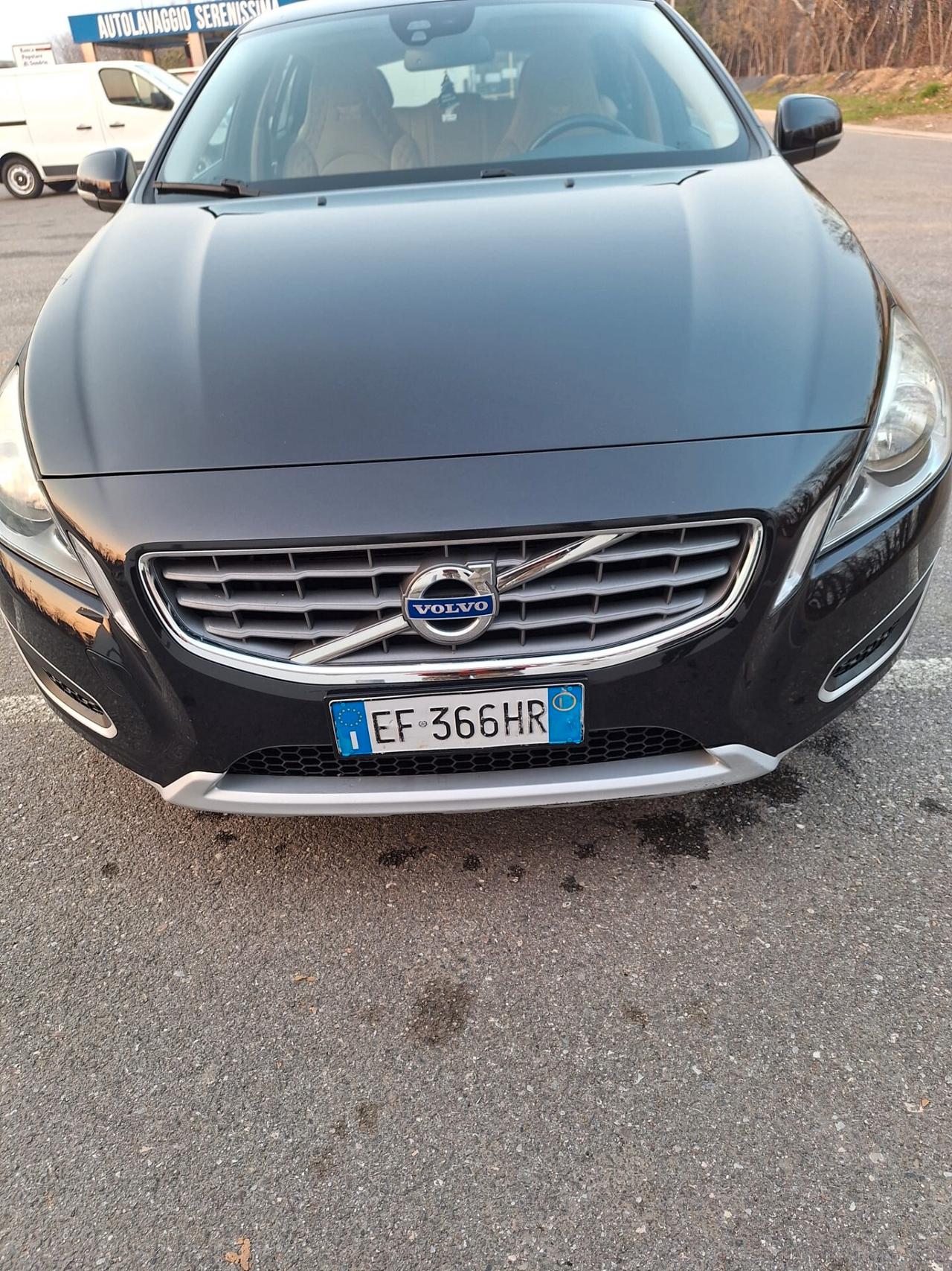 Volvo V60 D5 Geartronic Momentum