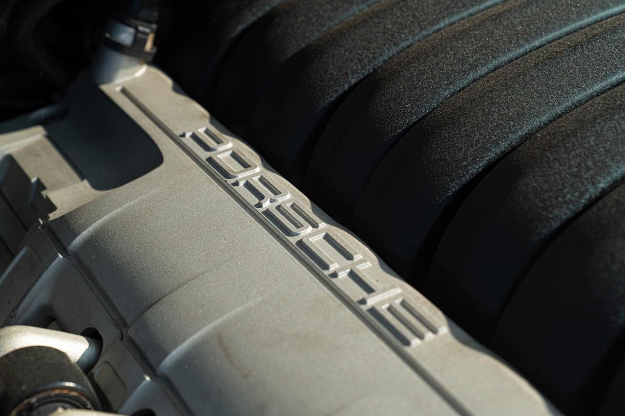 Porsche Cayenne S LIVREA ROTHMANS - POR00250