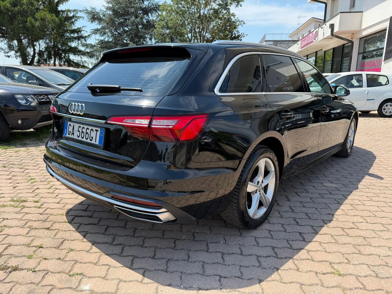 Audi A4 Avant 40 TDI S tronic S line edition