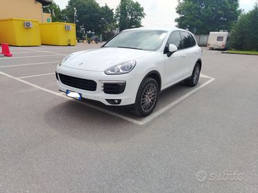 Porsche Cayenne LEGGI BENE