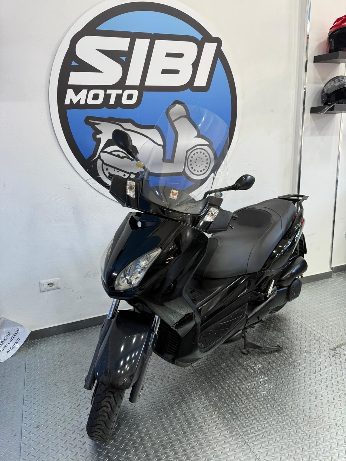 Yamaha X-Max 250