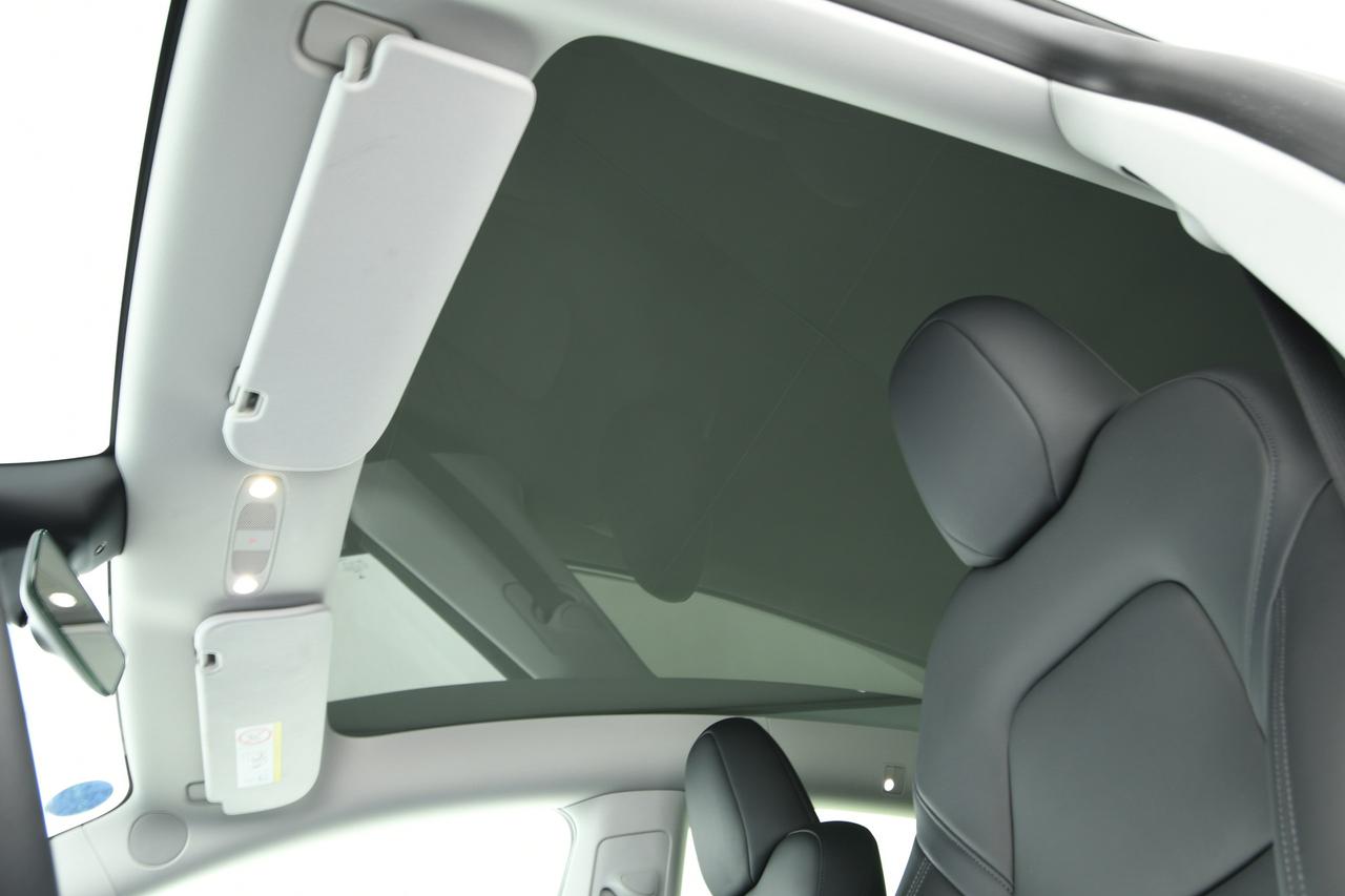 TESLA Model Y Performance Dual Motor awd +AUTOPILOT