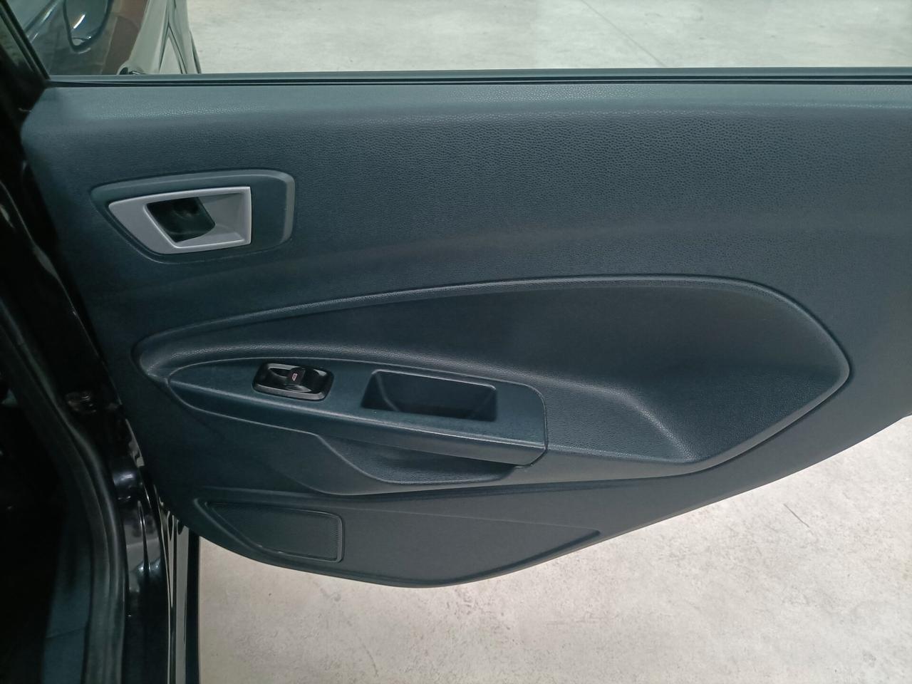 Ford Fiesta 1.4 TDCi 70CV 5 porte Titanium 11/2011