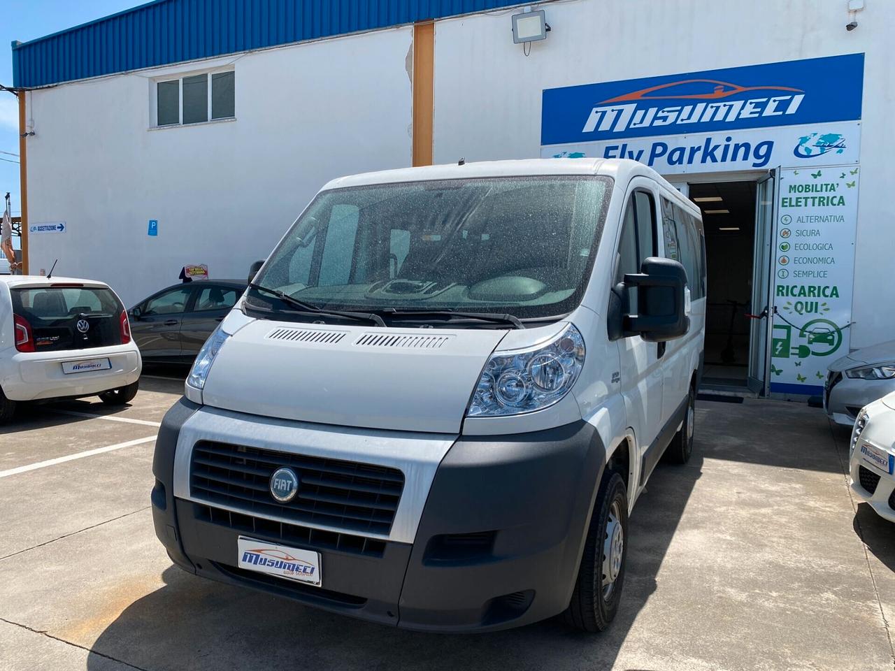 Fiat Ducato 33 2.3 MJT con gancio traino 9 posti