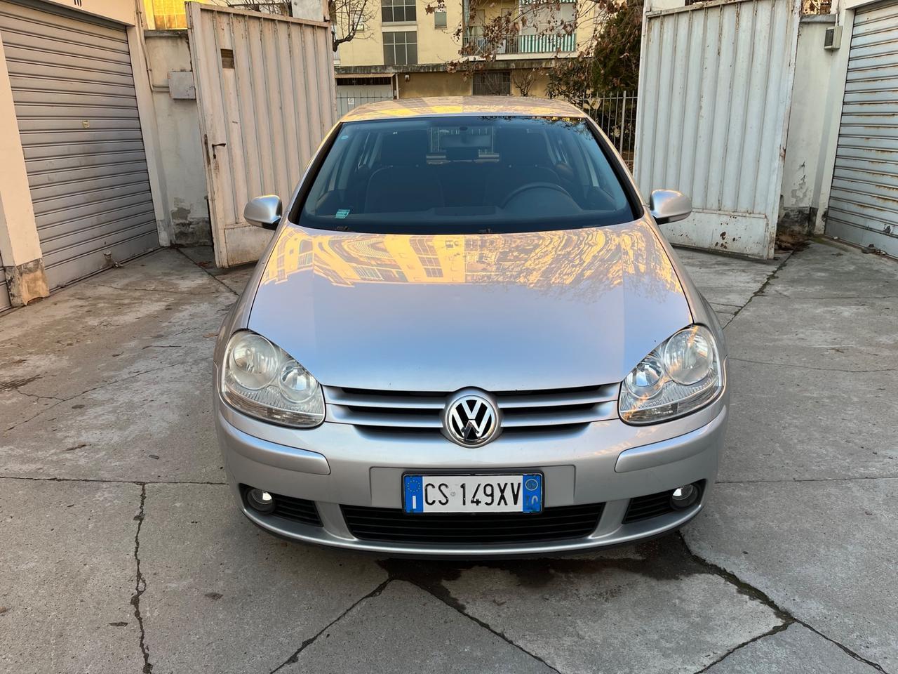 Volkswagen Golf 1.6 16V FSI 5p. Sportline