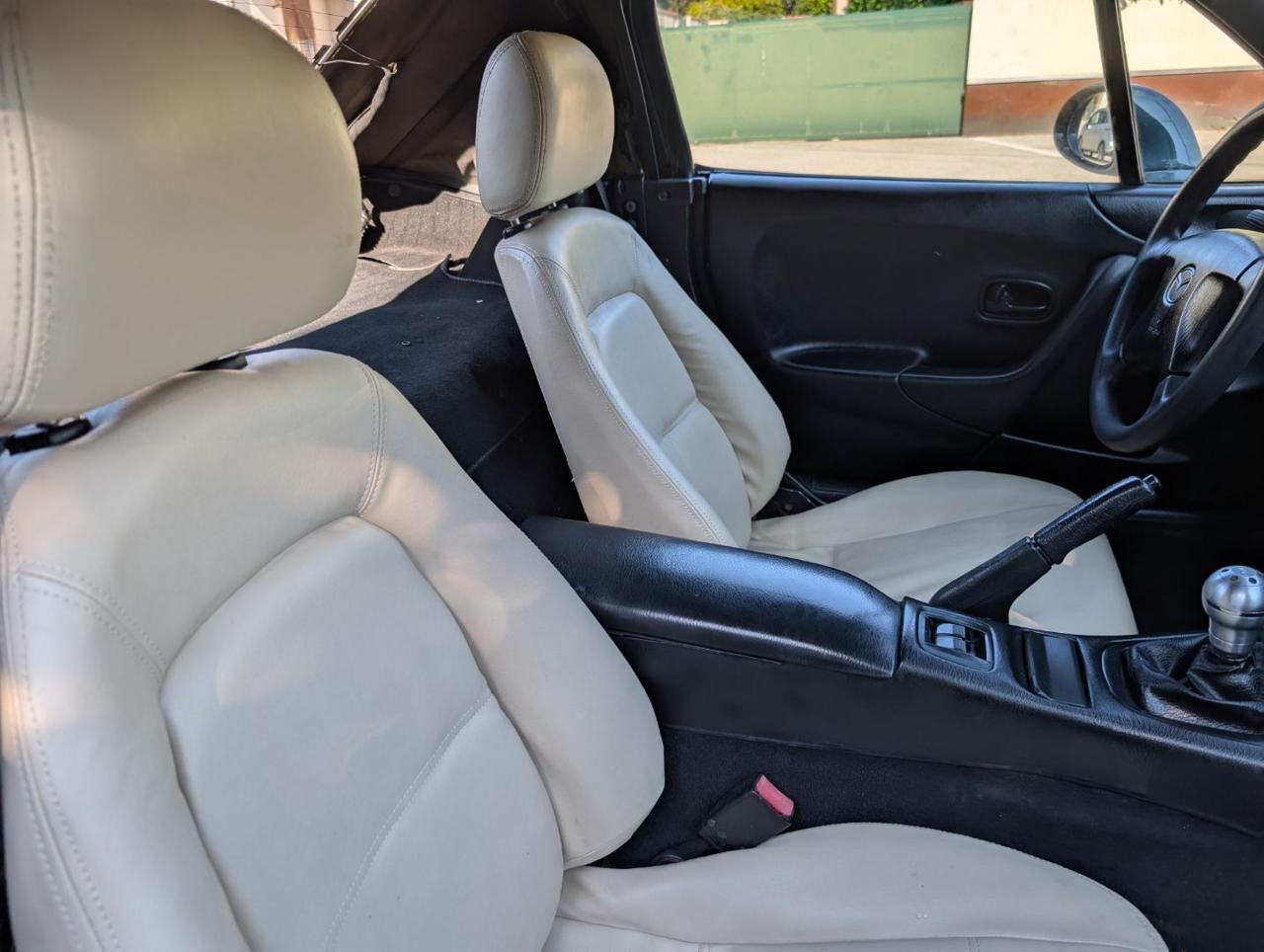 Mazda MX-5 1.6i 16V cat