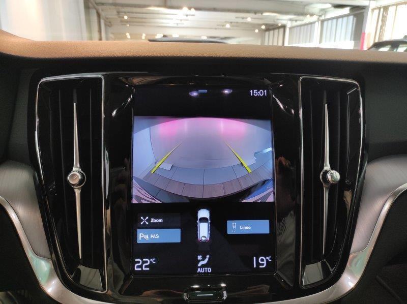 VOLVO V60 (2018-->) - V60 B4 (d) Geartronic Momentum Business Pro