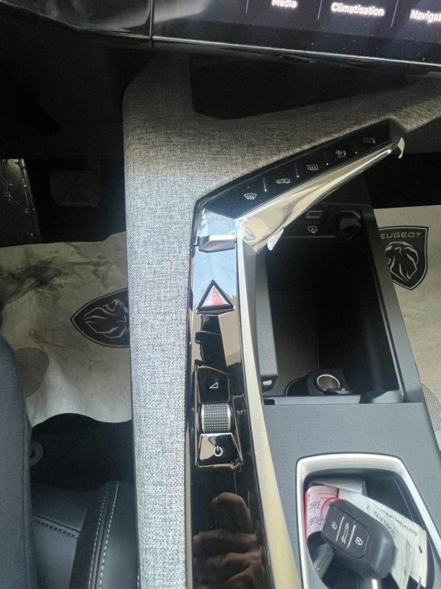 PEUGEOT 3008 Hybrid 136 e-DCS6 Allure tua da ?379,00 mensili