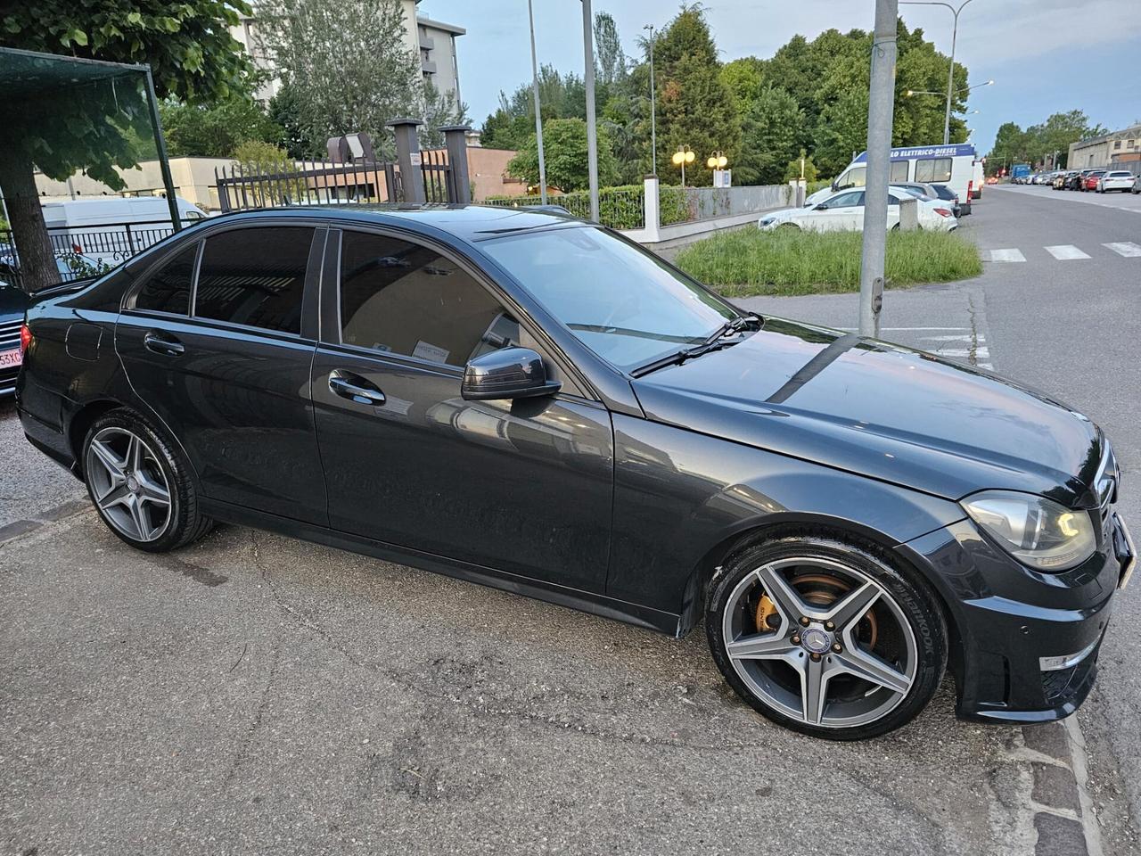 Mercedes-benz C 200 CDI 136cv*Look C63 AMG*Navi*Bi-Xeno*18*