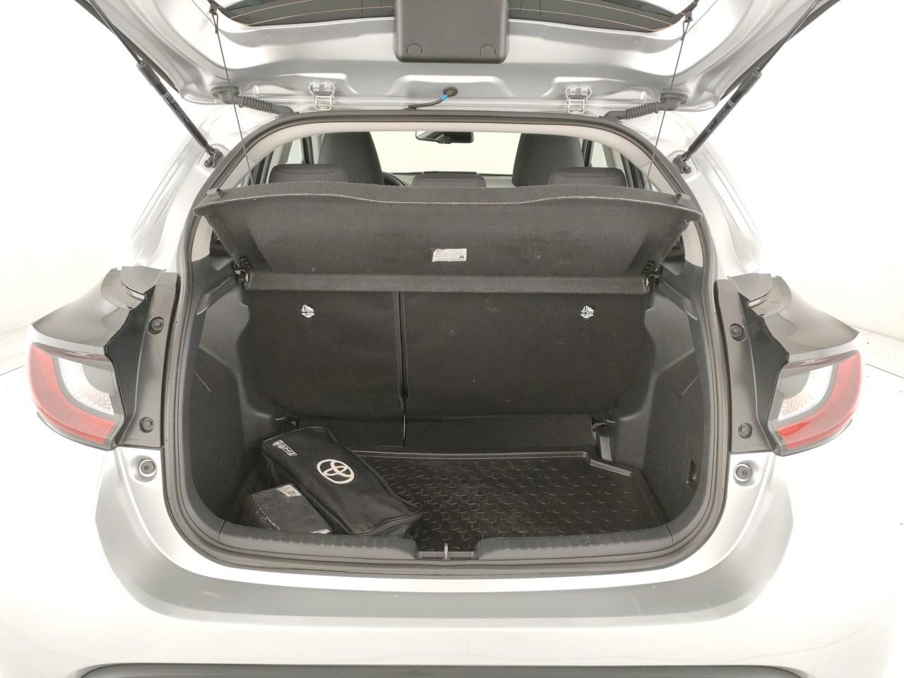 TOYOTA Yaris 1.5h Active