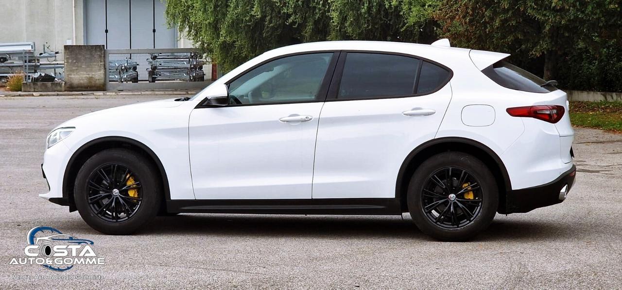 Alfa Romeo Stelvio 2.2 Turbodiesel 160 CV AT8 RWD Super