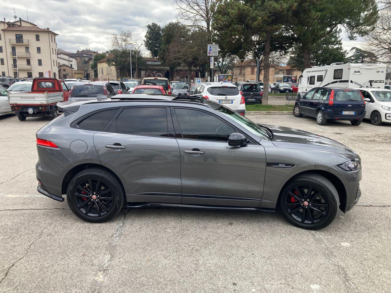 Jaguar F-Pace 2.0 20d Turbo R- #8436