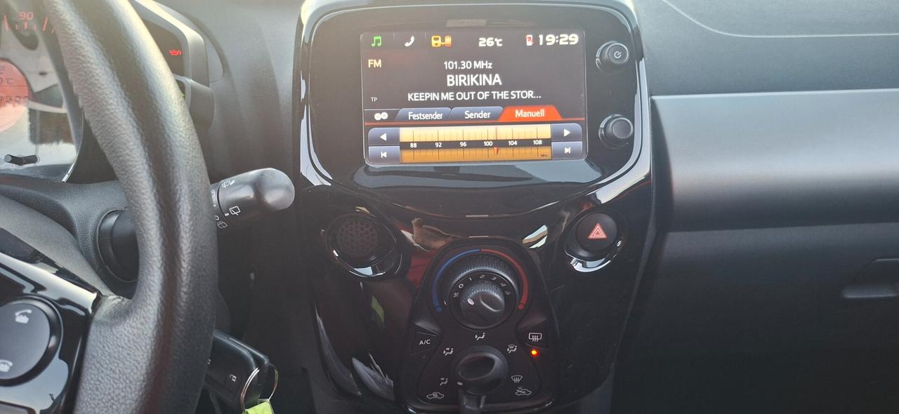 Citroen C1 VTi 68 5 porte Shine GARAN. 12 MESI