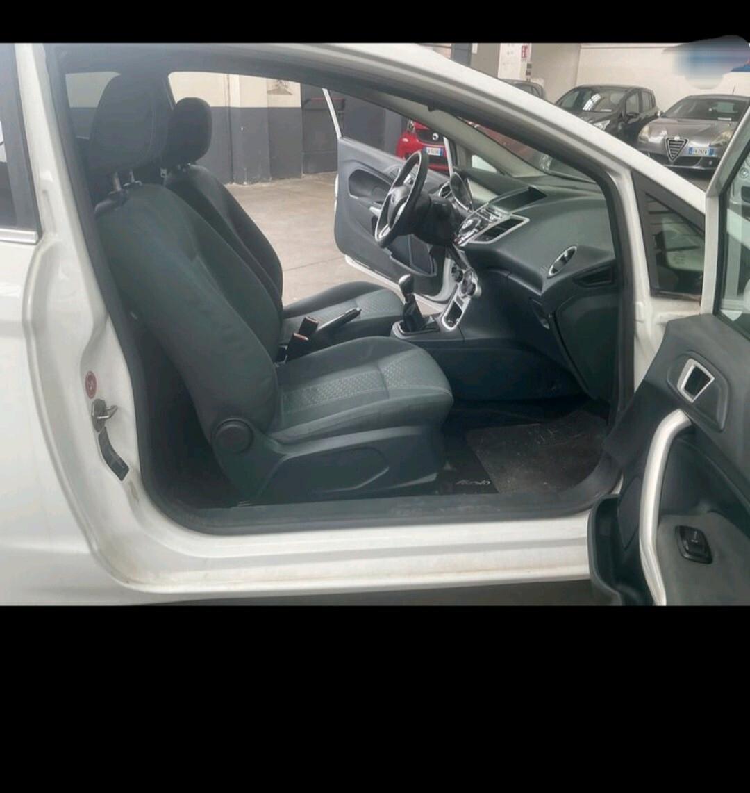 Ford Fiesta 1.4 TDCi 70CV 3 porte Titanium 2013