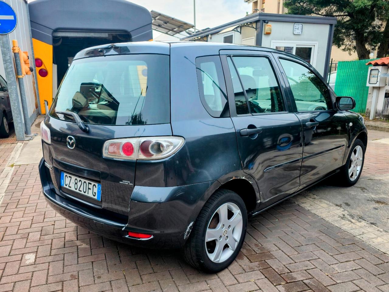 Mazda 2