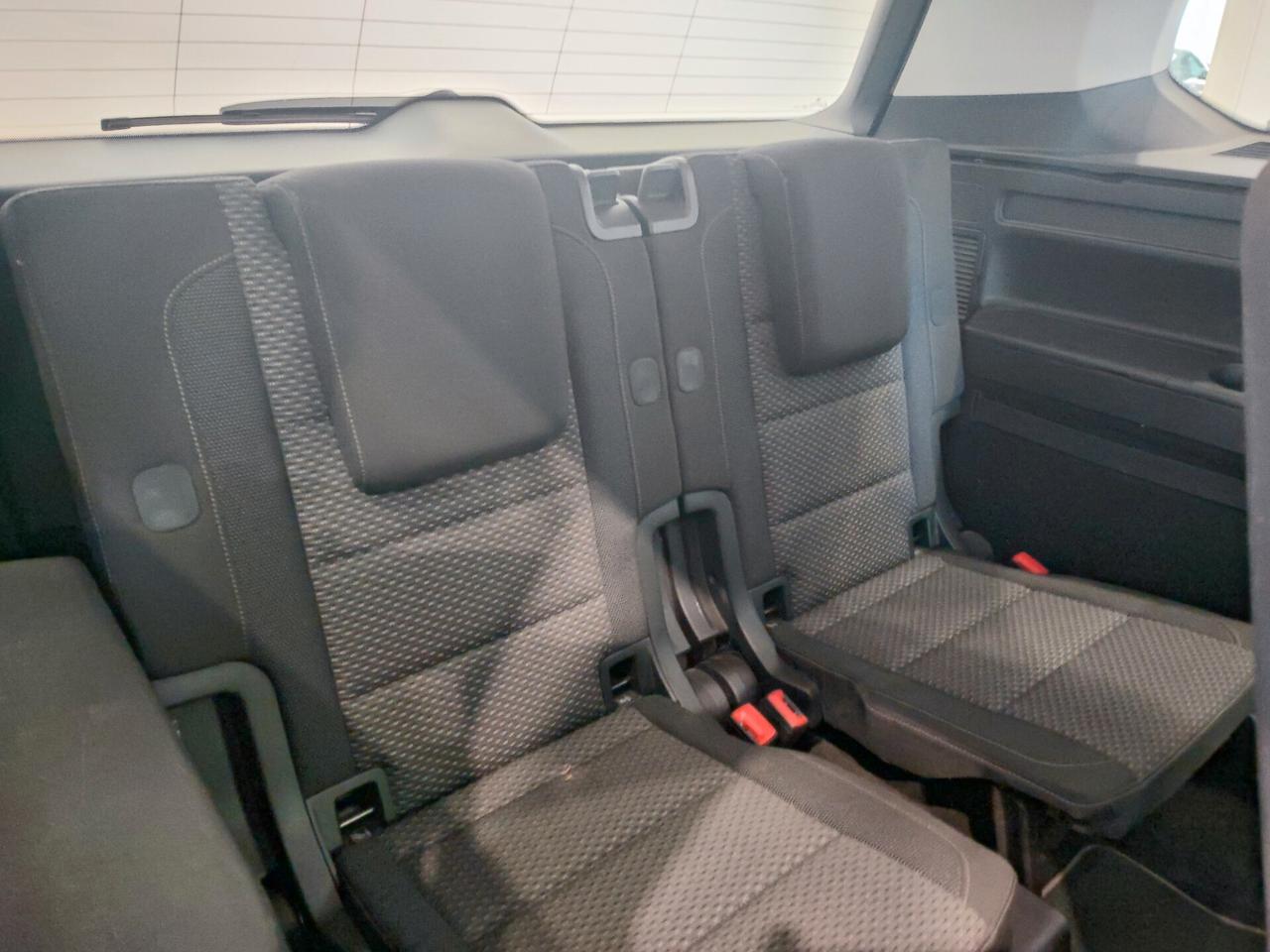 Volkswagen Touran 2.0 TDI SCR DSG 7 POSTI