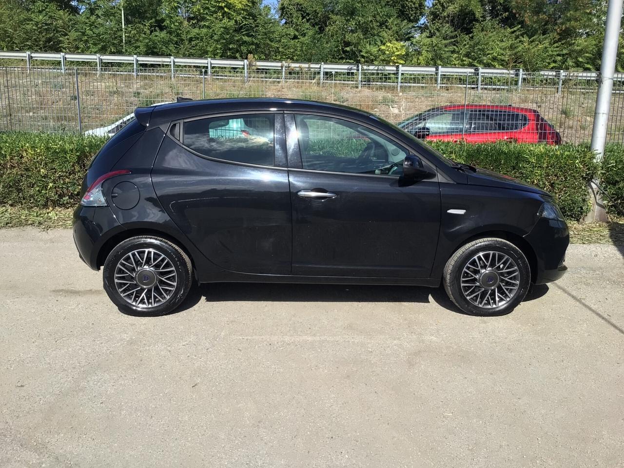Lancia Ypsilon 1.0 70cv Hybrid Platino PREZZO VERO