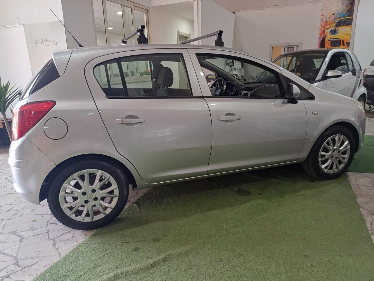 Opel Corsa 1.3 diesel 5 p Cosmo - 2010