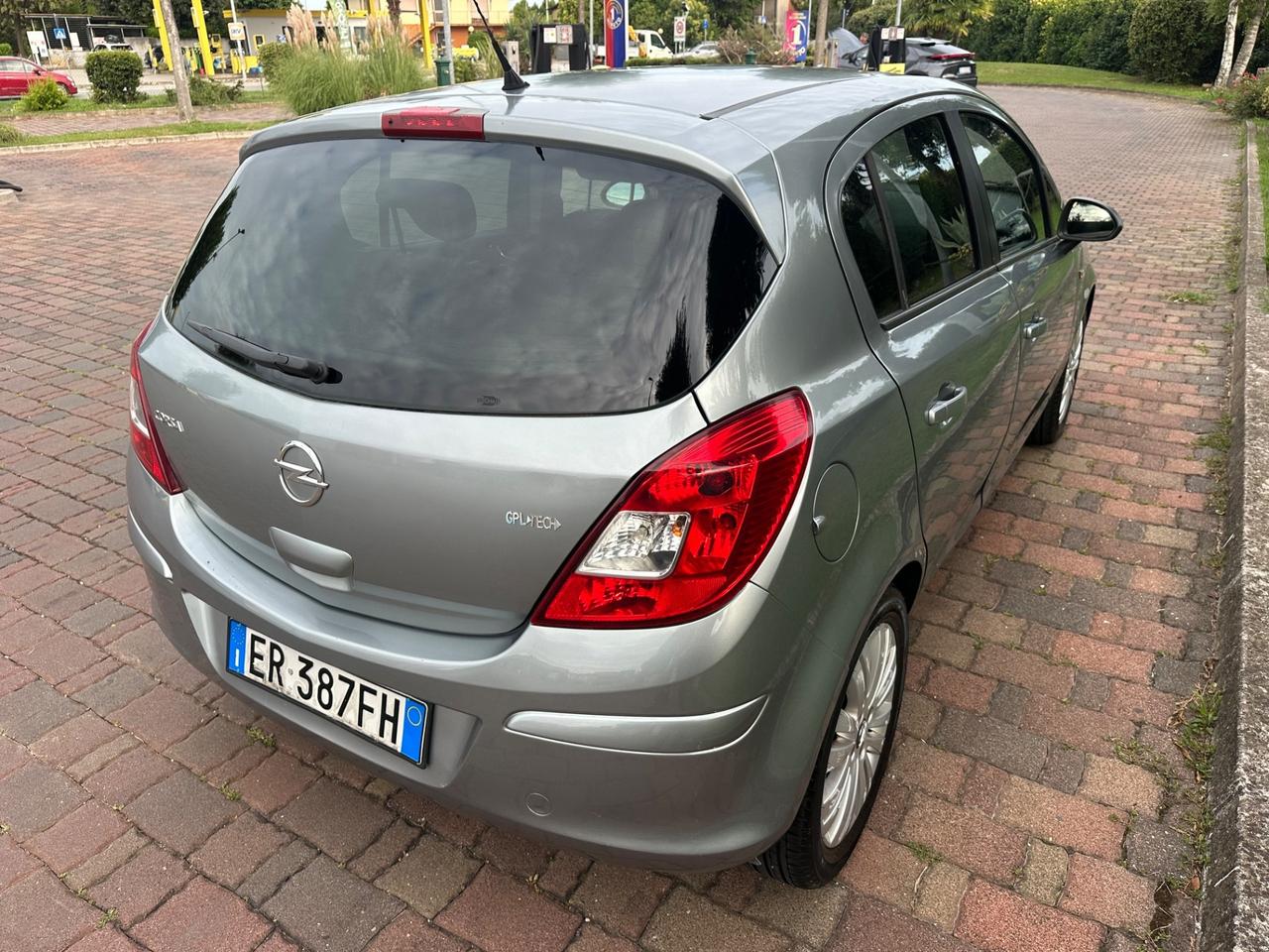 Opel Corsa 1.2 benz/GPL 2013 NEOPATENTATI