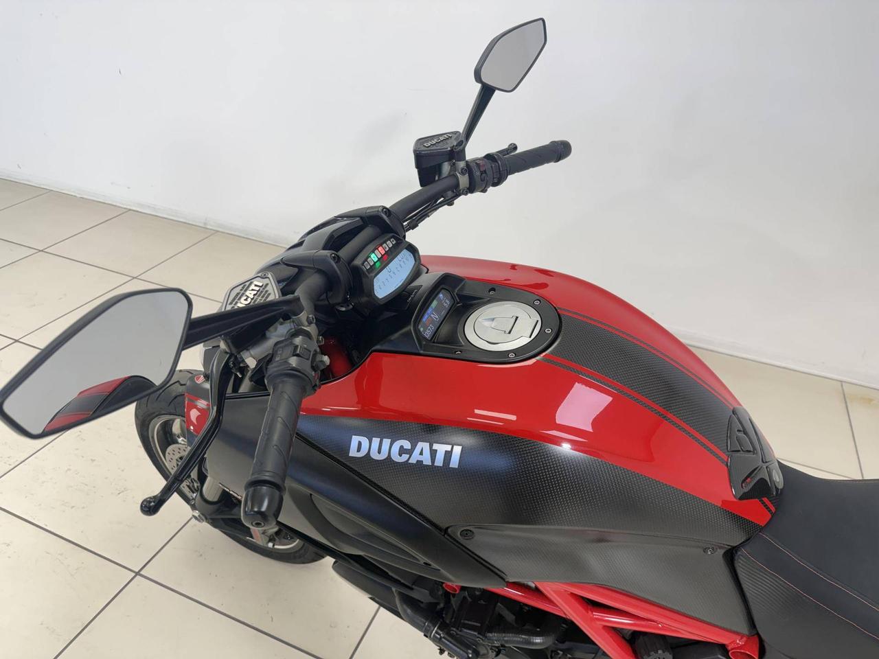 DUCATI Diavel 1199 Dark