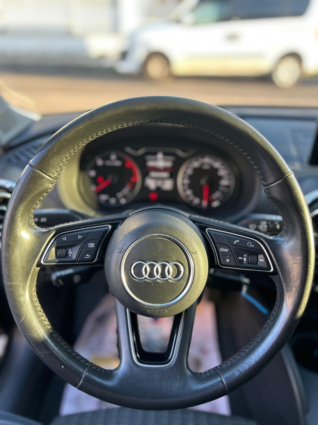 Audi A3 1.6 TDI 116 CV Sport-2018 LED/17"