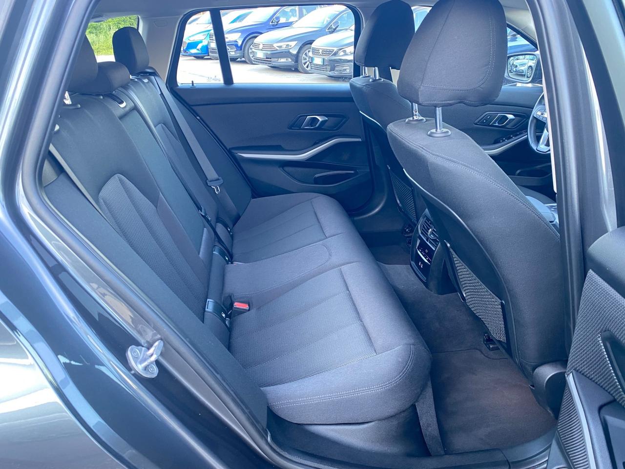 Bmw 318d 48V Touring Business Advantage