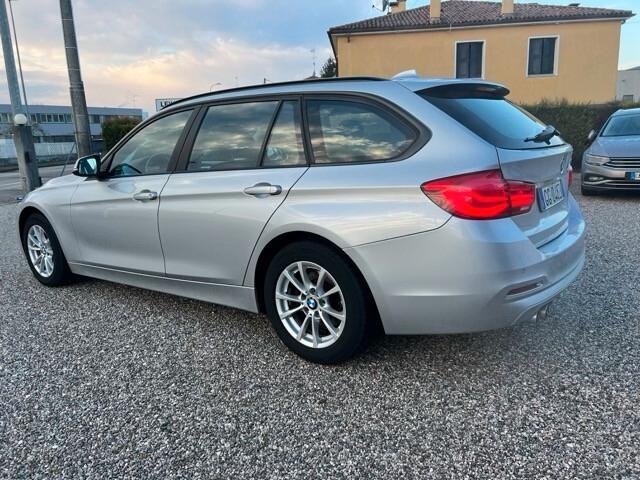 BMW 320 d Touring Business Advantage automatica