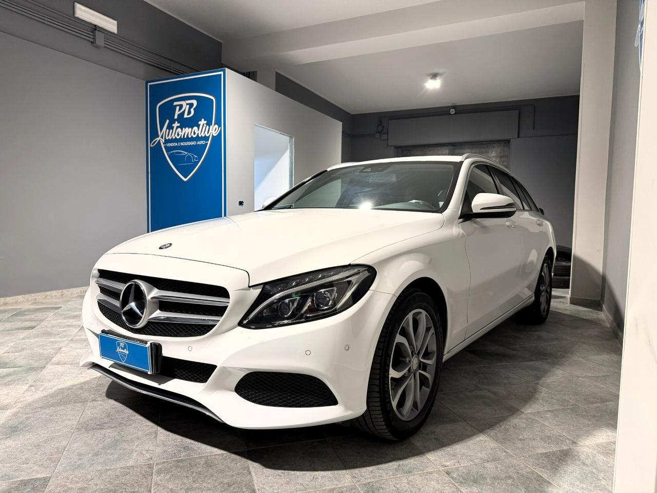 MERCEDES 220CDI PREMIUM FULL LED UNICO PROPRIETARIO