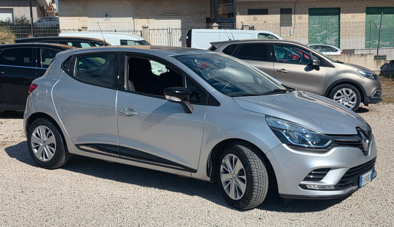 Renault Clio dCi 8V 75 CV 5 porte Moschino Life